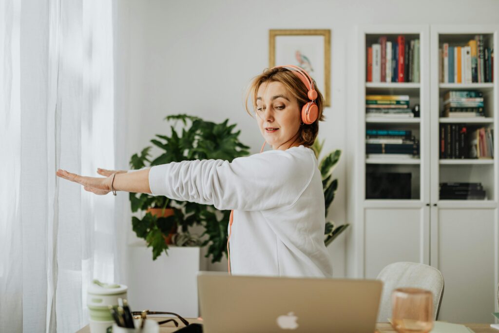remote worker doing desk workout - fitness motivation