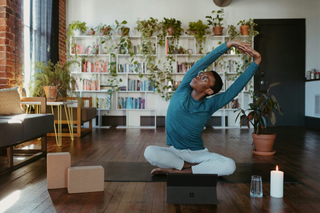 build fitness and weight loss habits - man warming up for his workout