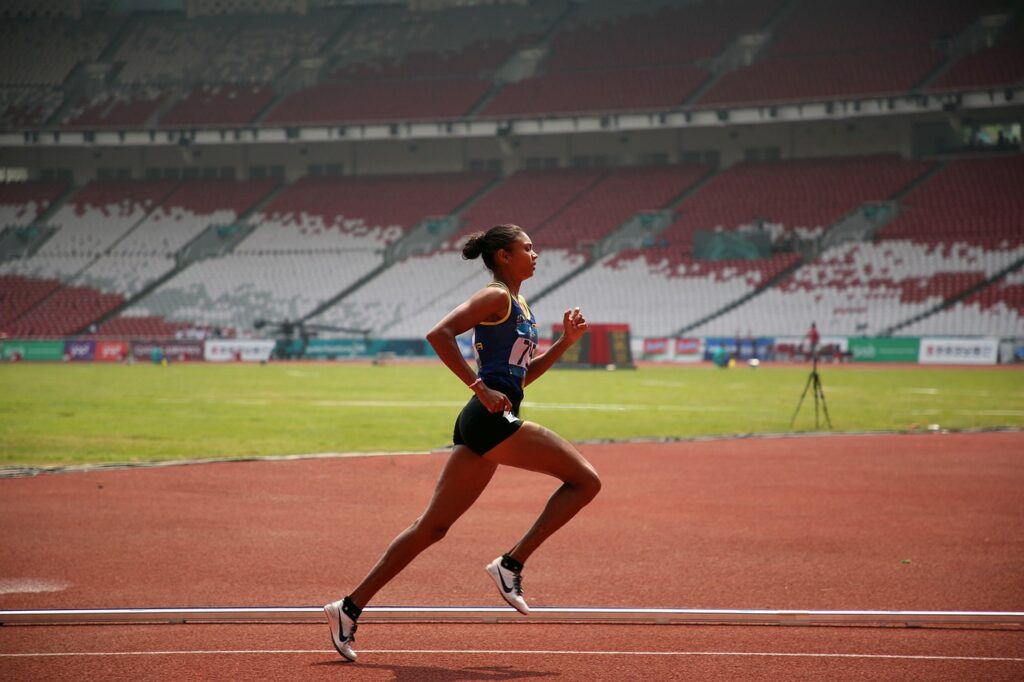woman running - foot strength for runners matter